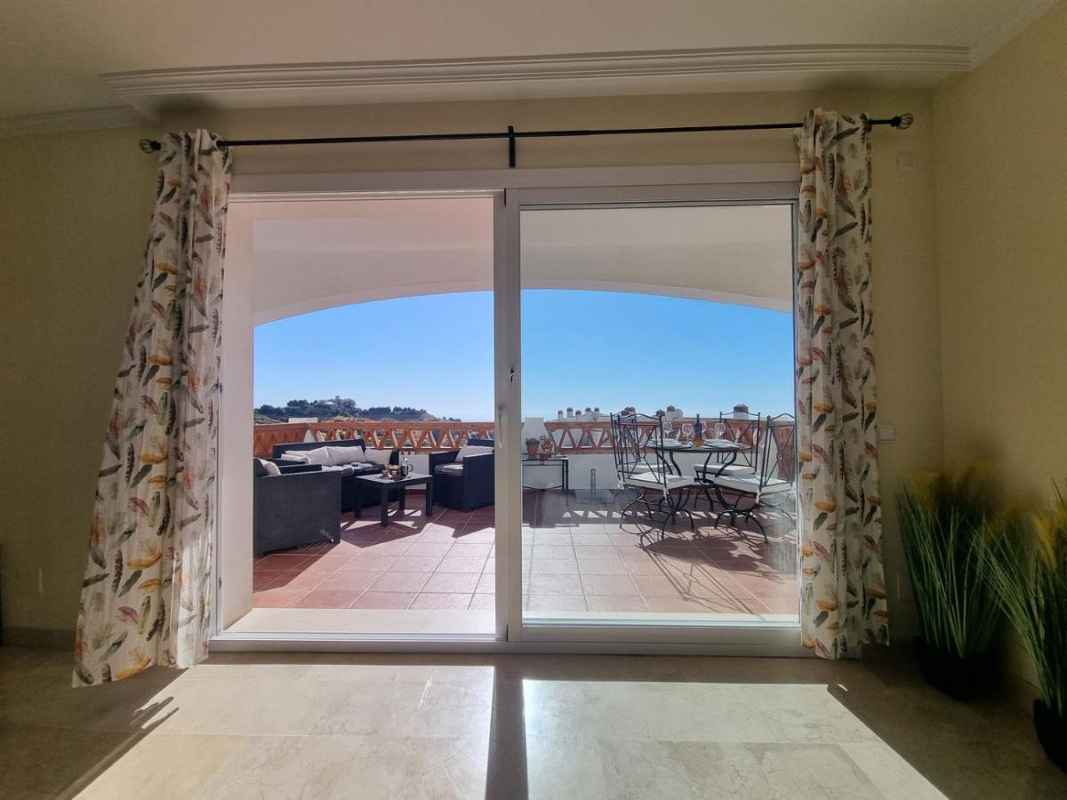 Elegant Apartment With Fantastic Views At The Top Of Calahonda Sitio de Calahonda Exteriér fotografie