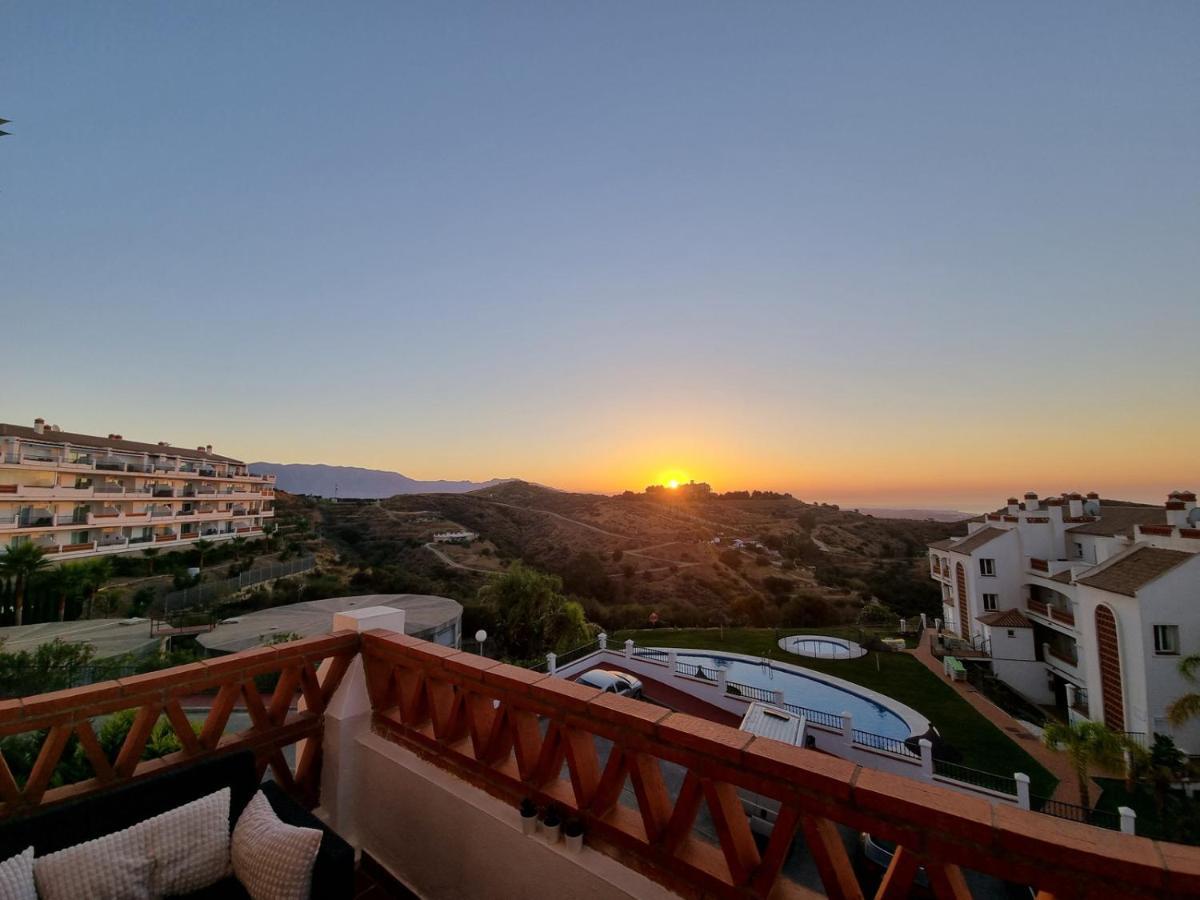 Elegant Apartment With Fantastic Views At The Top Of Calahonda Sitio de Calahonda Exteriér fotografie